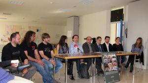 Personajes famosos colaboran en el Calendario Solidario 2013 de ASPACE Valladolid